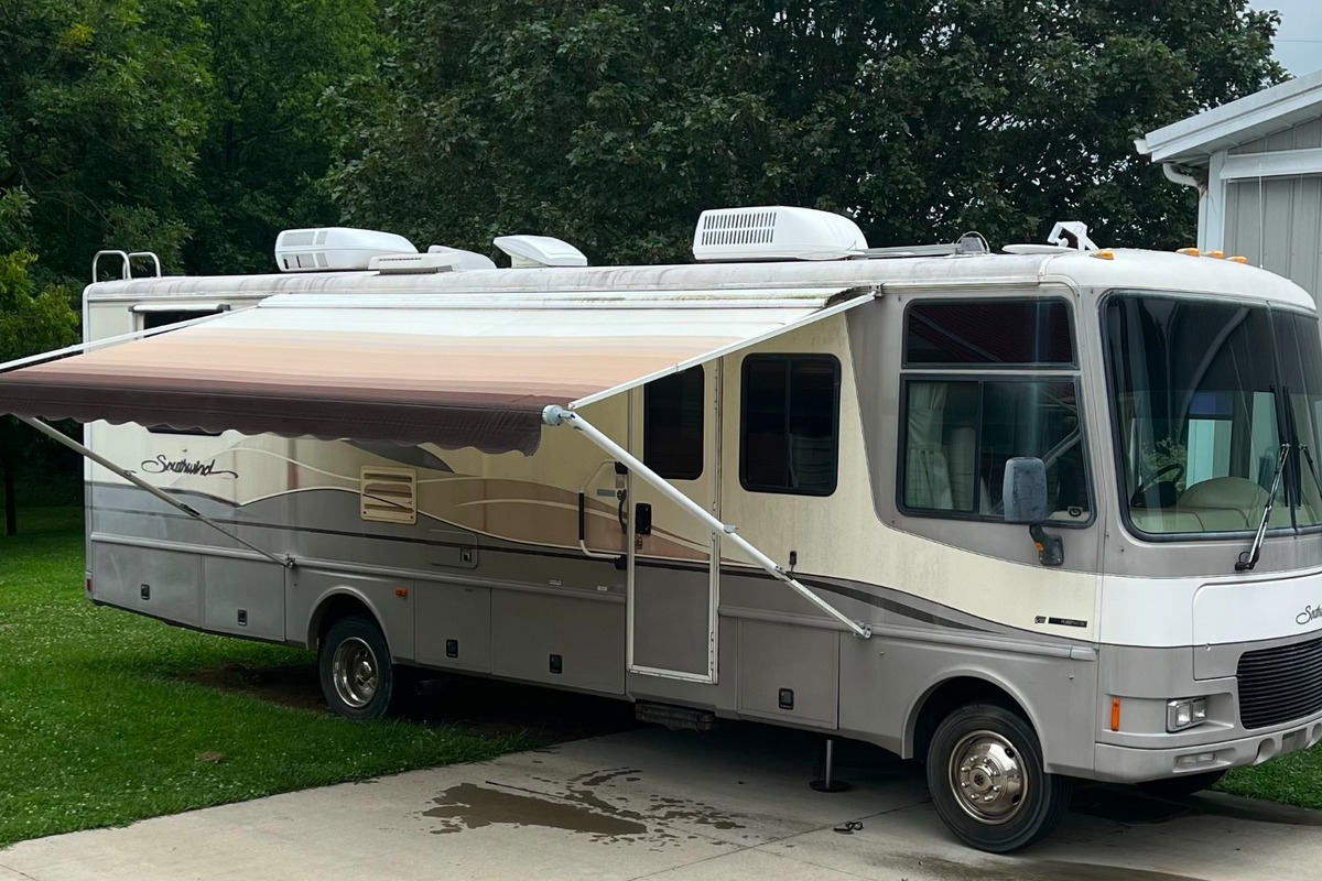 1999 Fleetwood Southwind 32V in Gallatin, TN